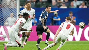 Tòa án Đức 'tuýt còi' FIFA về cách bán vé World Cup - Báo TinVina