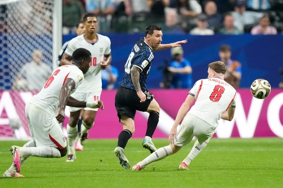 Tòa án Đức 'tuýt còi' FIFA về cách bán vé World Cup - Báo TinVina