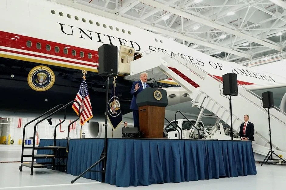 Tổng thống Trump khoe "Nhà Trắng trên không" mới Tổng thống Trump khoe "Nhà Trắng trên không" mới
