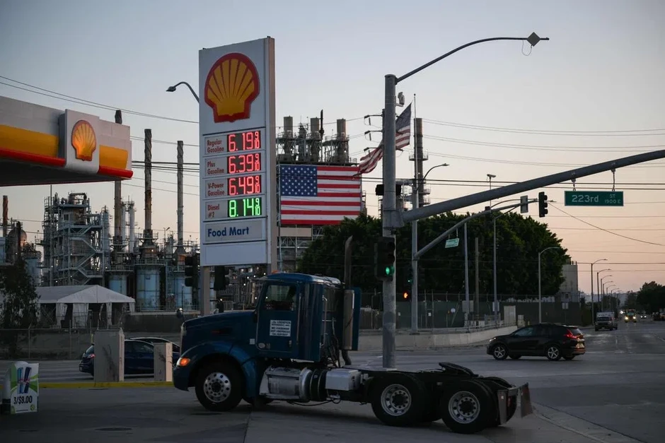 Tổng thống Trump nghiêm túc cân nhắc cấm xuất khẩu dầu diesel