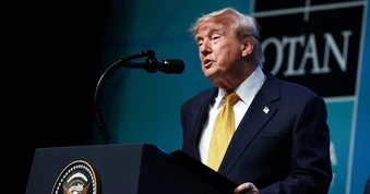 Tổng thống Trump tiết lộ về cuộc khám sức khỏe "hoàn hảo"