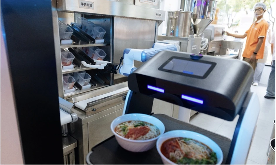 Trung Quốc khai trương quán mỳ do robot vận hành hoàn toàn Trung Quốc khai trương quán mỳ do robot vận hành hoàn toàn