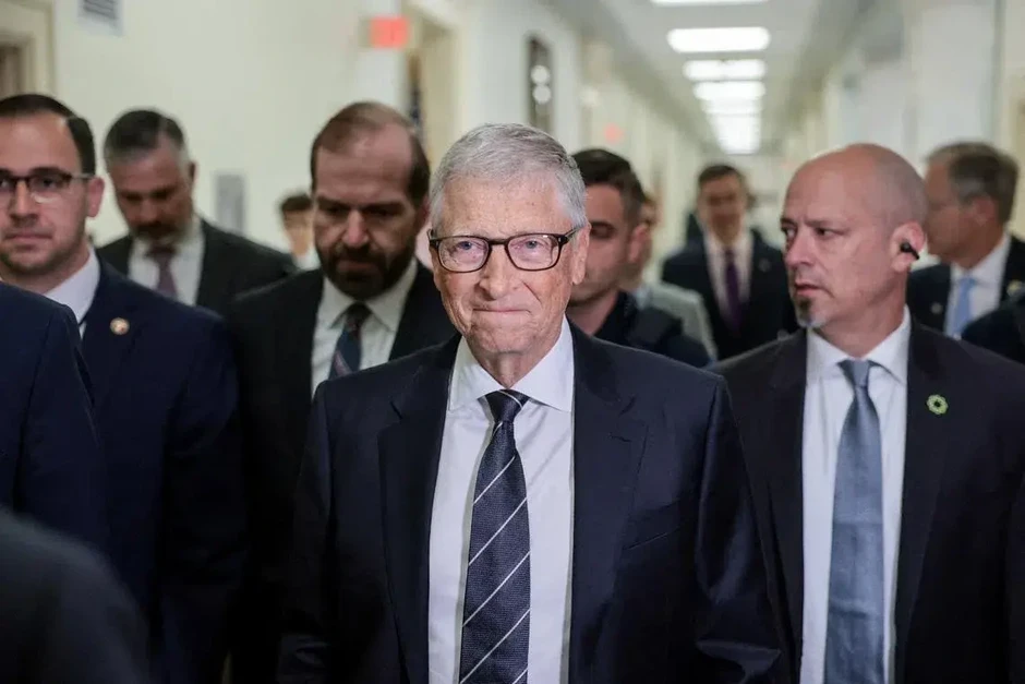 Tỷ phú Bill Gates nói từng bị Epstein dùng chuyện ngoại tình để "tống tiền" Tỷ phú Bill Gates nói từng bị Epstein dùng chuyện ngoại tình để "tống tiền"