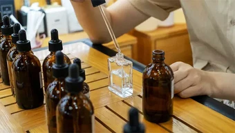 Vì sao Pháp trở thành 'thánh địa' nước hoa của thế giới?
