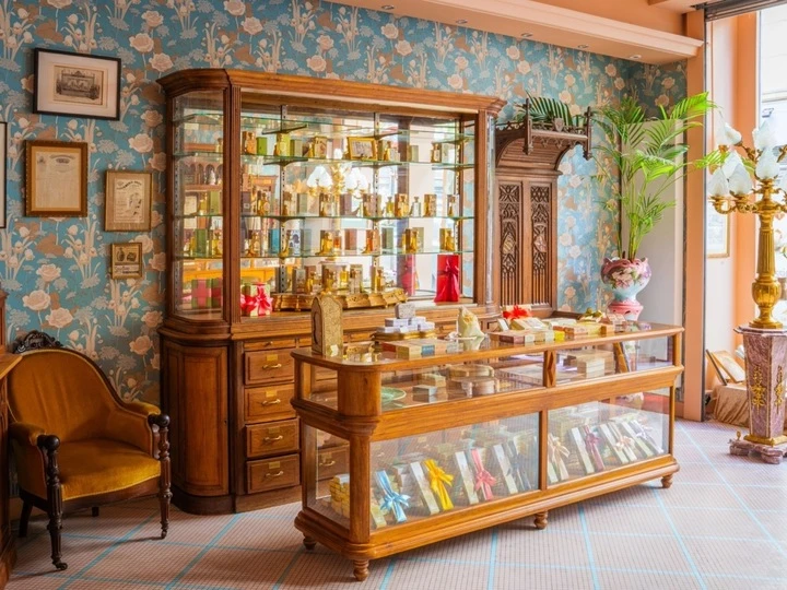 Vì sao Pháp trở thành 'thánh địa' nước hoa của thế giới? Vì sao Pháp trở thành 'thánh địa' nước hoa của thế giới?