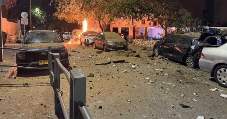 Vợ chồng già Israel thiệt mạng vì tên lửa mang đầu đạn chùm Iran Vợ chồng già Israel thiệt mạng vì tên lửa mang đầu đạn chùm Iran