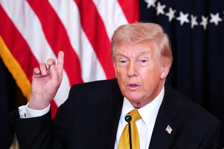 ‘Chiếm dầu mỏ của Iran, kiểm soát đảo Kharg’: Phát ngôn của ông Trump khiến thị trường hoang mang ‘Chiếm dầu mỏ của Iran, kiểm soát đảo Kharg’: Phát ngôn của ông Trump khiến thị trường hoang mang
