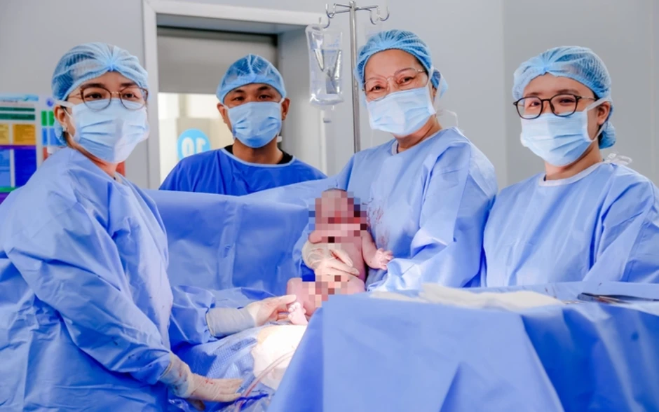 ‘Kỳ tích trong những kỳ tích’, người phụ nữ Trung Quốc hạ sinh năm con, một trai bốn gái ‘Kỳ tích trong những kỳ tích’, người phụ nữ Trung Quốc hạ sinh năm con, một trai bốn gái