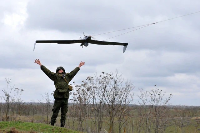 "Trận hải chiến lớn nhất lịch sử": Nước đi của Kremlin khiến Ukraine và NATO phản ứng dữ dội "Trận hải chiến lớn nhất lịch sử": Nước đi của Kremlin khiến Ukraine và NATO phản ứng dữ dội
