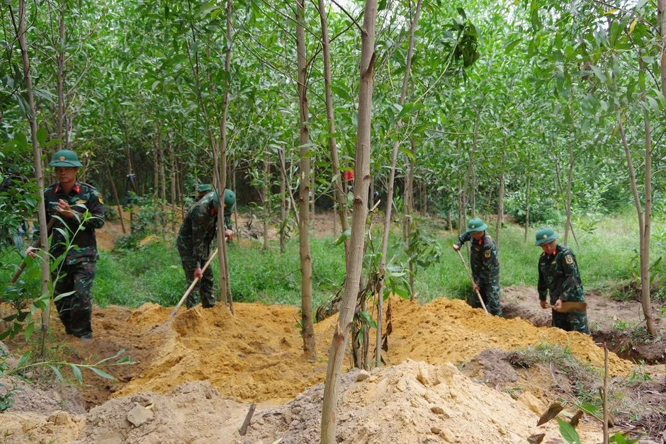 13 hài cốt liệt sĩ được tìm thấy sau khi mở rộng tìm kiếm tại Câu Nhi 13 hài cốt liệt sĩ được tìm thấy sau khi mở rộng tìm kiếm tại Câu Nhi