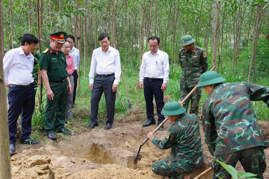 13 hài cốt liệt sĩ được tìm thấy sau khi mở rộng tìm kiếm tại Câu Nhi 13 hài cốt liệt sĩ được tìm thấy sau khi mở rộng tìm kiếm tại Câu Nhi