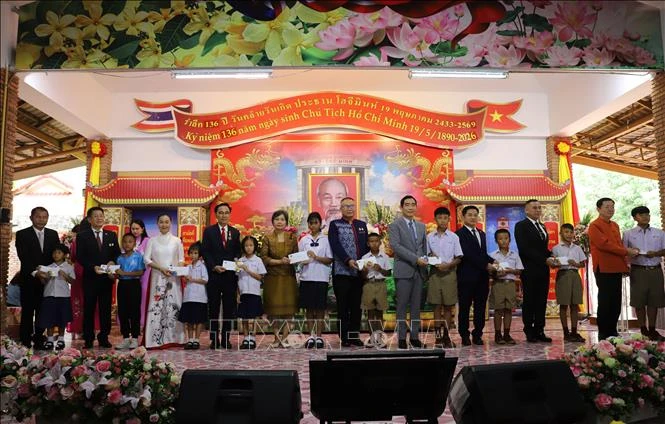 136 năm Ngày sinh Chủ tịch Hồ Chí Minh: Kiều bào tại Thái Lan đời đời nhớ ơn Bác 136 năm Ngày sinh Chủ tịch Hồ Chí Minh: Kiều bào tại Thái Lan đời đời nhớ ơn Bác