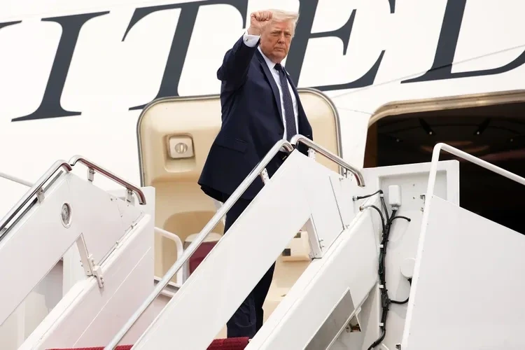 162 giây trên xe tải và kế hoạch thoát hiểm bí mật của Tổng thống Trump 162 giây trên xe tải và kế hoạch thoát hiểm bí mật của Tổng thống Trump