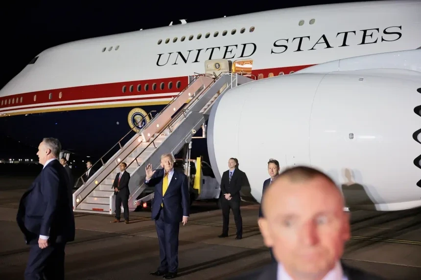 162 giây trên xe tải và kế hoạch thoát hiểm bí mật của Tổng thống Trump 162 giây trên xe tải và kế hoạch thoát hiểm bí mật của Tổng thống Trump