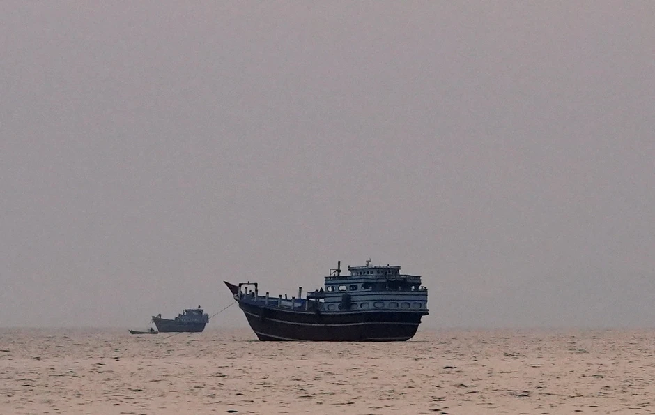 2 kịch bản eo biển Hormuz và tương lai của dòng chảy dầu khí Vùng Vịnh 2 kịch bản eo biển Hormuz và tương lai của dòng chảy dầu khí Vùng Vịnh