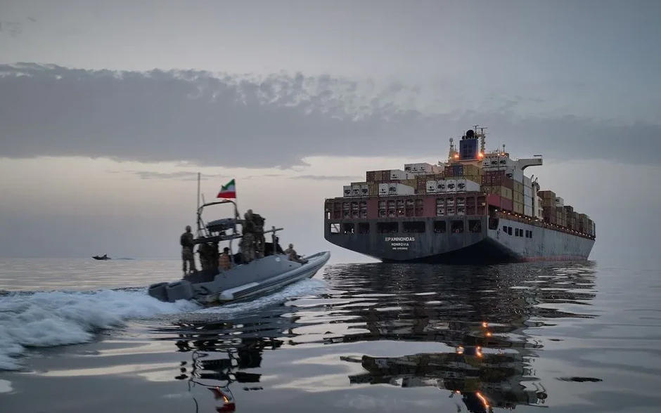 3 kịch bản rủi ro từ gián đoạn eo biển Hormuz 3 kịch bản rủi ro từ gián đoạn eo biển Hormuz