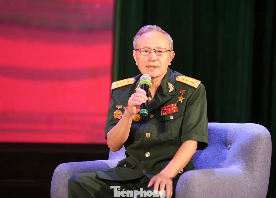 45 ngày giữa mưa bom, giữ trọn lời thề ‘còn người, còn trận địa’ 45 ngày giữa mưa bom, giữ trọn lời thề ‘còn người, còn trận địa’