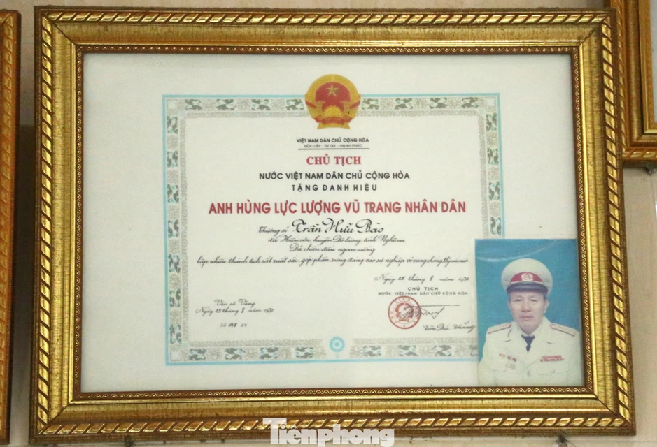 45 ngày giữa mưa bom, giữ trọn lời thề ‘còn người, còn trận địa’ 45 ngày giữa mưa bom, giữ trọn lời thề ‘còn người, còn trận địa’