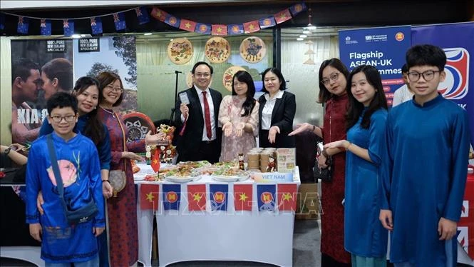 59 năm ASEAN: Giữ vững đoàn kết, định hình tương lai 59 năm ASEAN: Giữ vững đoàn kết, định hình tương lai