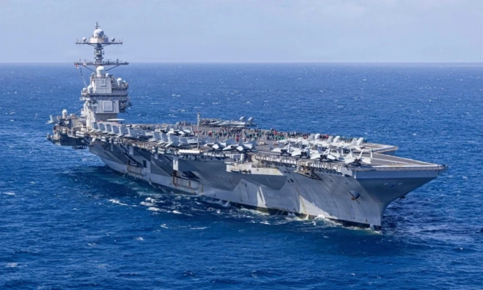 600 thủy thủ tàu sân bay Mỹ ngủ vạ vật vì đám cháy hơn 30 giờ