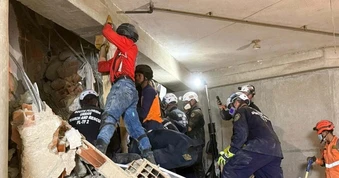 8 ngày bị "nuốt chửng" trong đống đổ nát sau động đất tại Venezuela