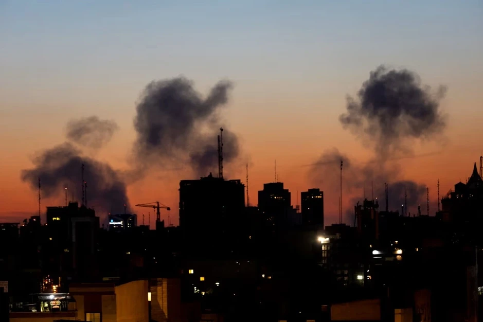 80 tiêm kích Israel không kích rung chuyển Iran 80 tiêm kích Israel không kích rung chuyển Iran