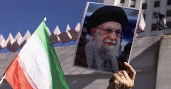 Ai sẽ kế nhiệm lãnh tụ tối cao Iran Ali Khamenei?