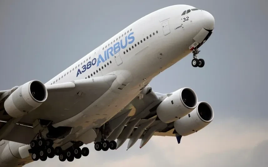 Airbus kiểm tra khẩn cấp 16 máy bay A380 Airbus kiểm tra khẩn cấp 16 máy bay A380