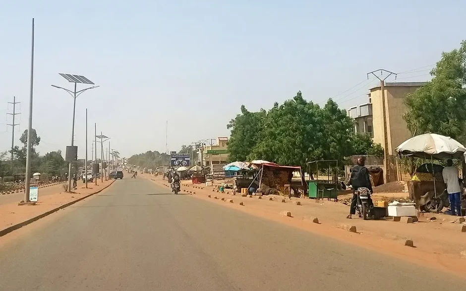 Al-Qaeda tấn công sân bay ở Niger, ít nhất 13 người tử vong Al-Qaeda tấn công sân bay ở Niger, ít nhất 13 người tử vong
