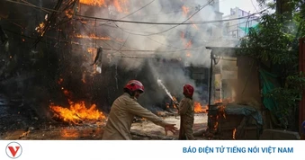 Ấn Độ: Cháy nhà nghỉ ở New Delhi khiến hàng chục người thương vong