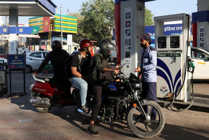Ấn Độ mua lại dầu của Iran sau 7 năm Ấn Độ mua lại dầu của Iran sau 7 năm