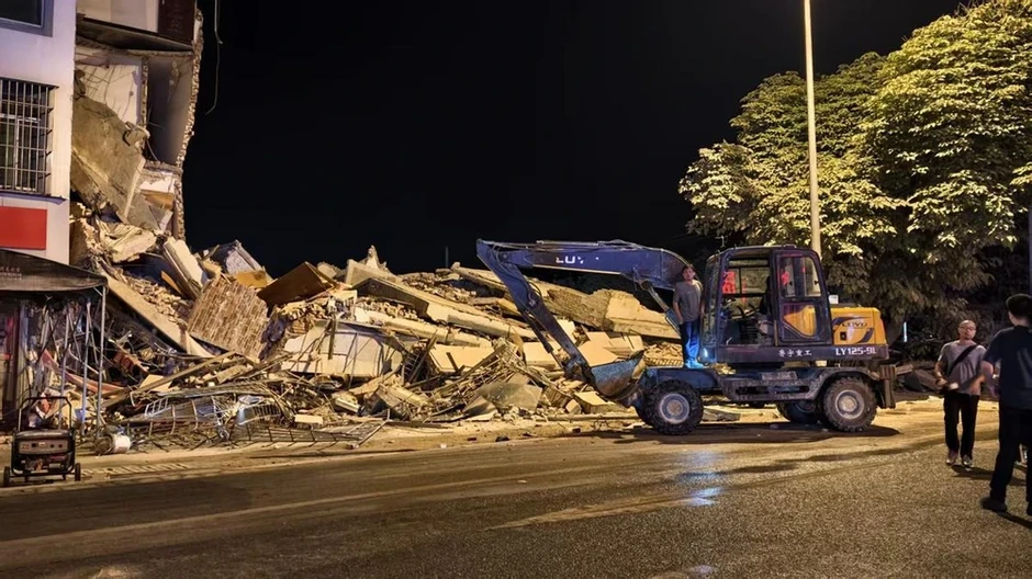 ẢNH-VIDEO: Động đất mạnh ở Trung Quốc, nhiều nhà đổ sập, 7.000 người sơ tán ẢNH-VIDEO: Động đất mạnh ở Trung Quốc, nhiều nhà đổ sập, 7.000 người sơ tán