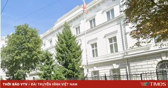 Áo trục xuất 3 nhân viên Đại sứ quán Nga