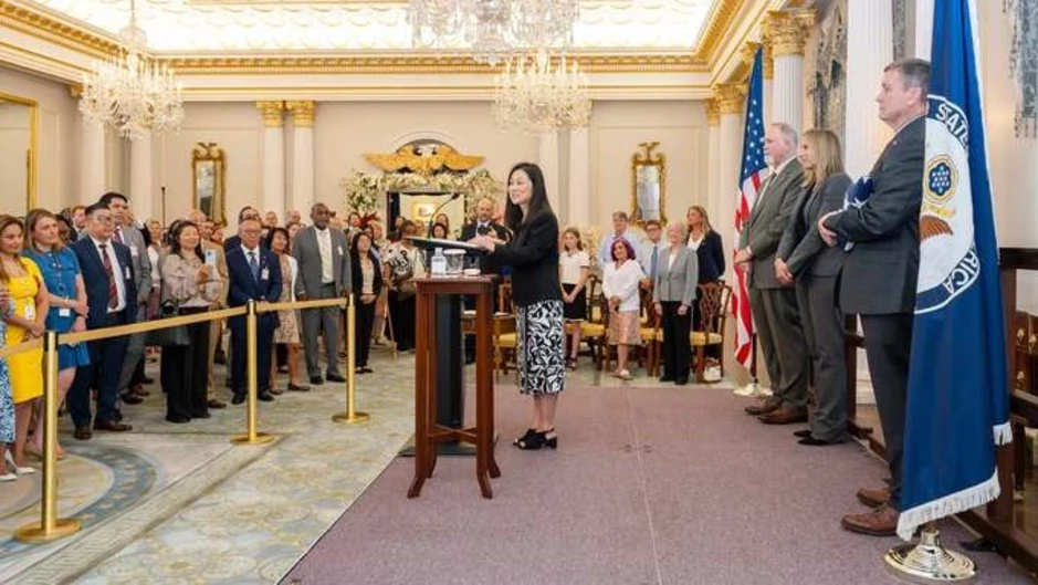 Bà Jennifer Wicks tuyên thệ nhậm chức Đại sứ Mỹ tại Việt Nam Bà Jennifer Wicks tuyên thệ nhậm chức Đại sứ Mỹ tại Việt Nam