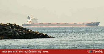 Ba siêu tàu chở dầu đi qua eo biển Hormuz giữa lệnh ngừng bắn mong manh