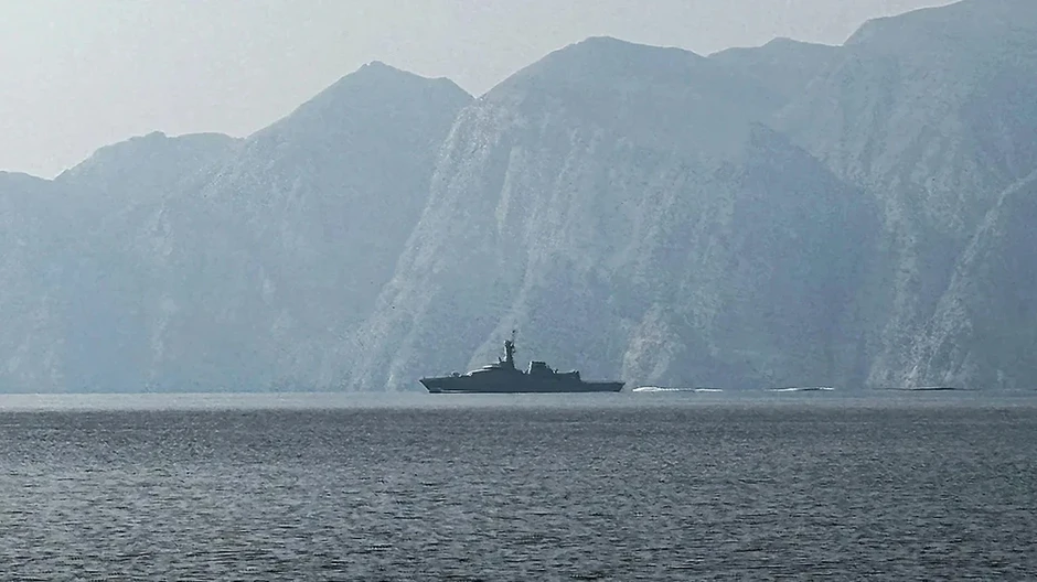 Bài toán lớn từ cuộc khủng hoảng eo biển Hormuz Bài toán lớn từ cuộc khủng hoảng eo biển Hormuz