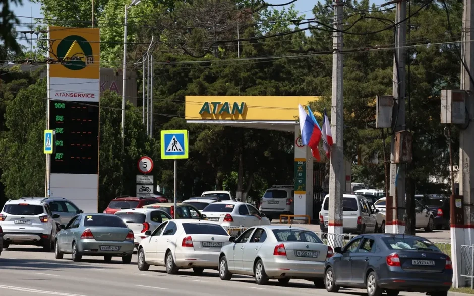 Bán đảo Crimea ban bố tình trạng khẩn cấp Bán đảo Crimea ban bố tình trạng khẩn cấp