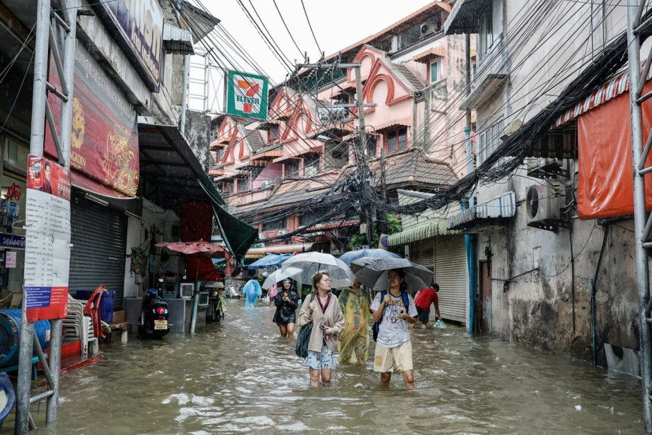 Bangkok tuyên bố tình trạng thảm hoạ: Cảnh tượng không tưởng ở thủ đô Thái Lan những ngày qua