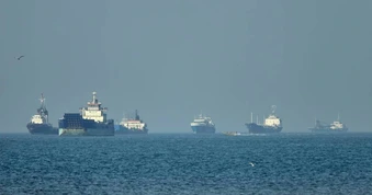 Báo Anh: Iran - Oman thảo luận mức phí với tàu hàng qua eo biển Hormuz