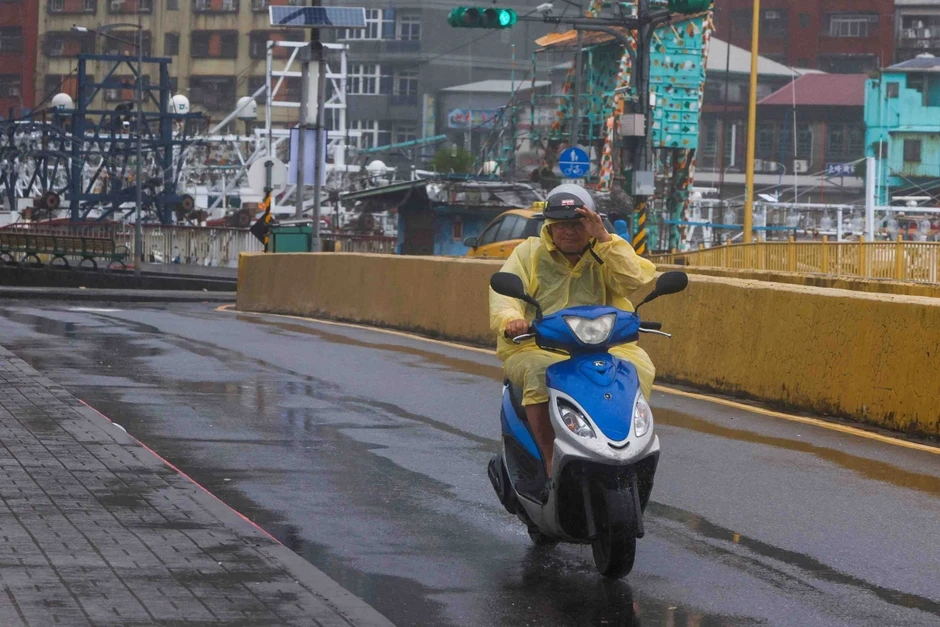 Bão Bavi càn quét, khu vực Đông Á sẵn sàng ứng phó