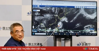 Bão Jangmi mang theo mưa lớn, gió mạnh tiến vào Nhật Bản