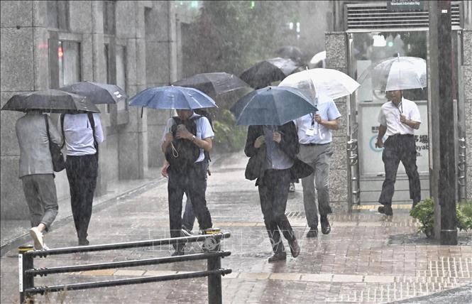 Bão Jangmi tiến gần Tokyo với tốc độ 40 km/h