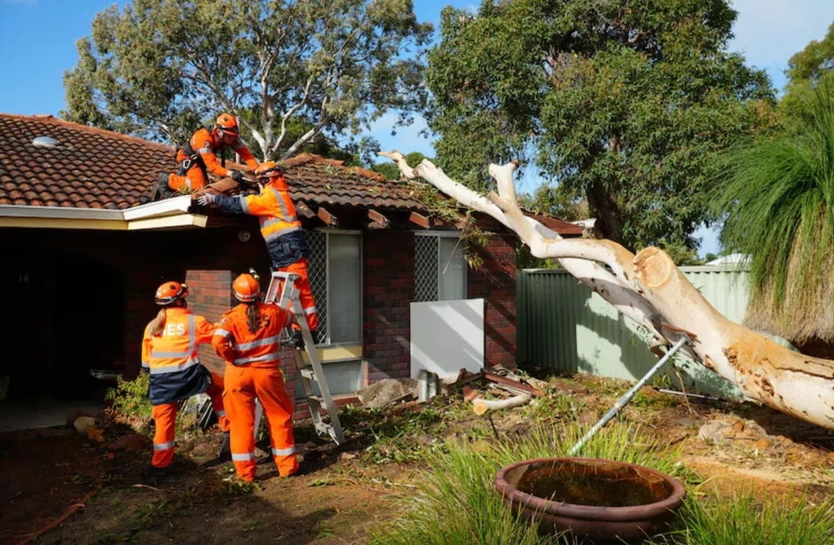 Bão lớn gây thiệt hại diện rộng tại Tây Australia, gần 70.000 hộ dân mất điện Bão lớn gây thiệt hại diện rộng tại Tây Australia, gần 70.000 hộ dân mất điện