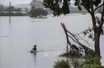 Bão lớn tàn phá Tây Australia, gần 70.000 hộ dân mất điện