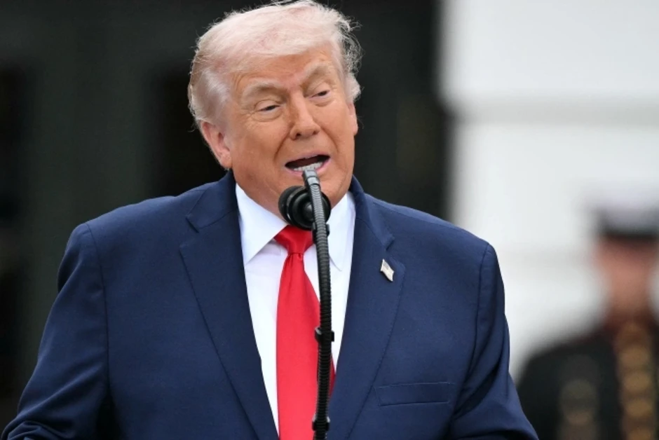 Báo Mỹ: Ông Trump yêu cầu kéo dài lệnh phong tỏa với Iran Báo Mỹ: Ông Trump yêu cầu kéo dài lệnh phong tỏa với Iran