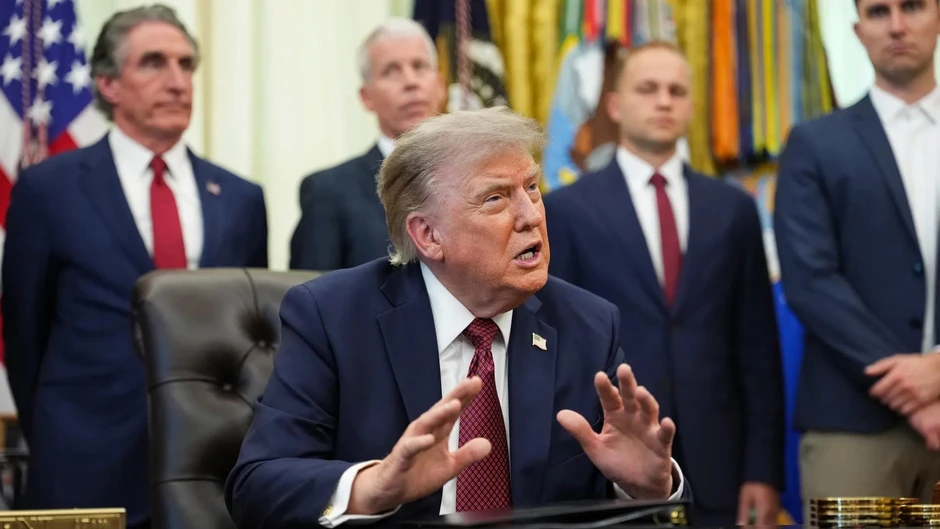 Báo Mỹ: Tổng thống Trump chỉ thị tạm hoãn các cuộc tấn công Iran do cạn kiệt tên lửa đánh chặn Báo Mỹ: Tổng thống Trump chỉ thị tạm hoãn các cuộc tấn công Iran do cạn kiệt tên lửa đánh chặn