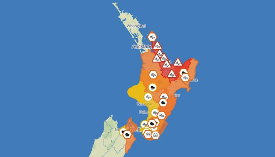 Bão Vaianu gây mưa lớn, gió mạnh khi đổ bộ New Zealand Bão Vaianu gây mưa lớn, gió mạnh khi đổ bộ New Zealand