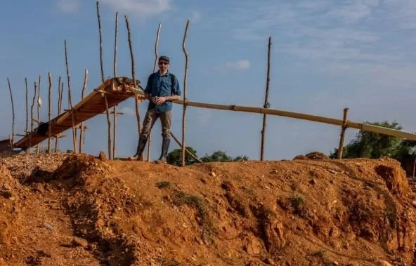 Bê bối chấn động ngành vàng tại Mỹ: 'Phù phép' vàng ngoại bất hợp pháp thành vàng nội, góc khuất ít ai biết tại các xưởng đúc được vén màn Bê bối chấn động ngành vàng tại Mỹ: 'Phù phép' vàng ngoại bất hợp pháp thành vàng nội, góc khuất ít ai biết tại các xưởng đúc được vén màn