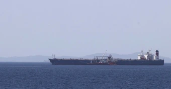 Bẻ gãy phong toả của Mỹ, siêu tàu chở gần 2 triệu thùng dầu Iran trị giá 220 triệu USD tiến thẳng tới một nước Đông Nam Á