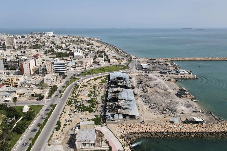 Bế tắc ở eo biển Hormuz, Mỹ cân nhắc gia hạn lệnh ngừng bắn với Iran Bế tắc ở eo biển Hormuz, Mỹ cân nhắc gia hạn lệnh ngừng bắn với Iran